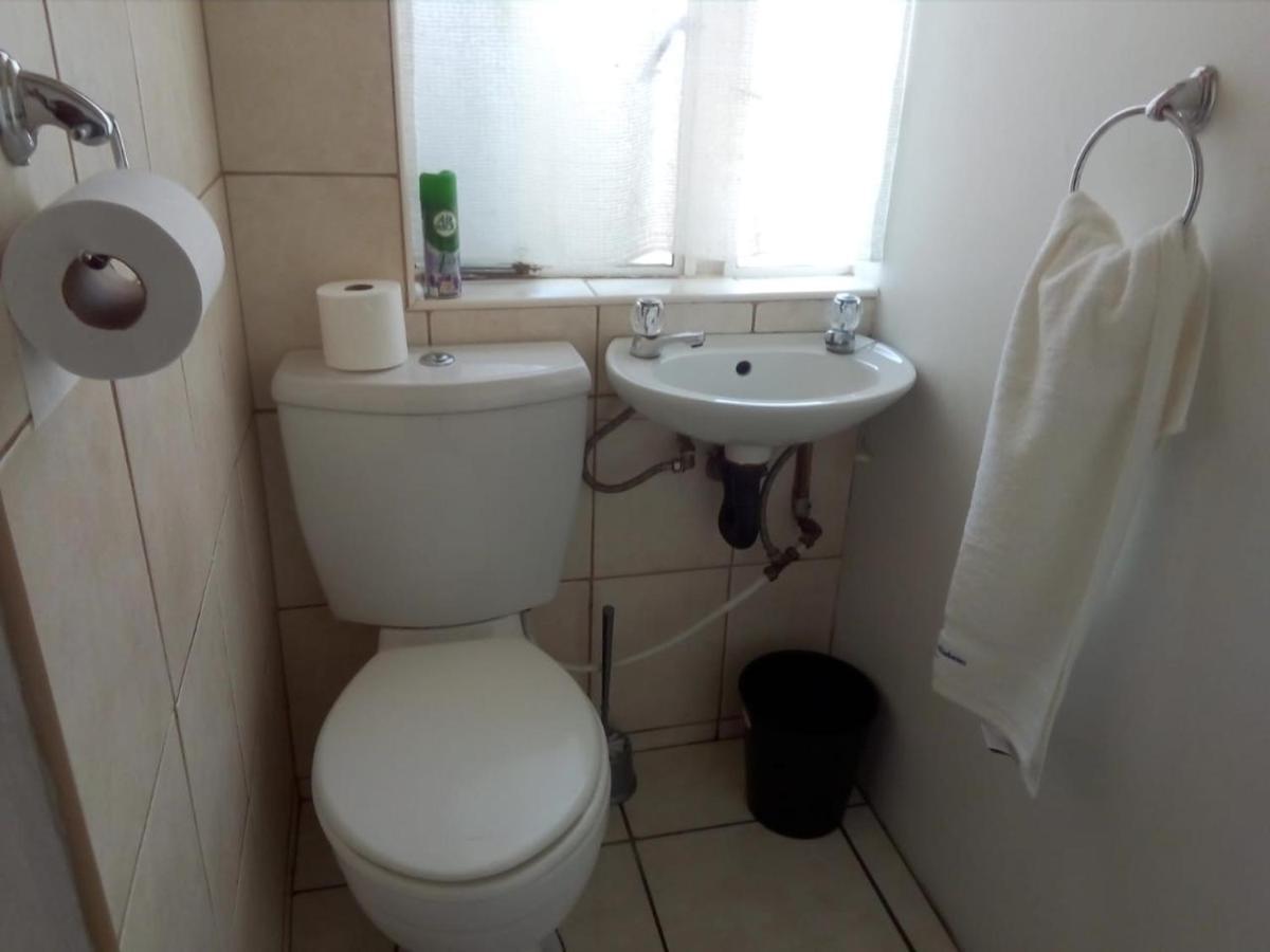 Juds@23 Apartment Bloemfontein Bagian luar foto