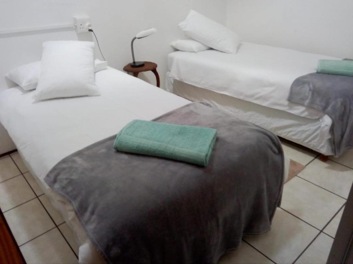 Juds@23 Apartment Bloemfontein Bagian luar foto
