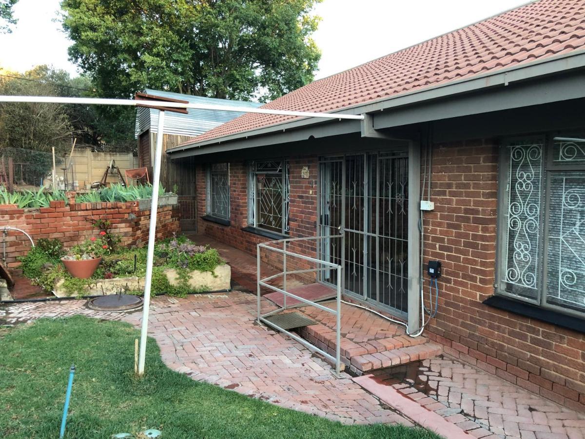 Juds@23 Apartment Bloemfontein Bagian luar foto
